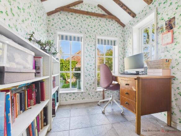 4 bed Detached for sale Image 6