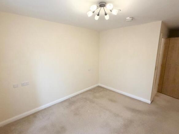 2 bed Apartment for sale Image 8