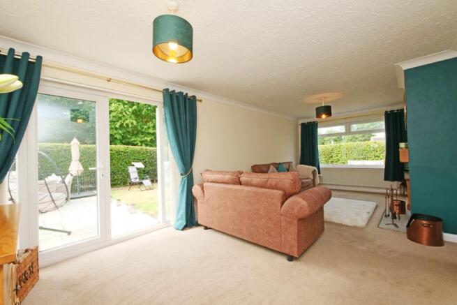 4 bed Bungalow for sale Image 8