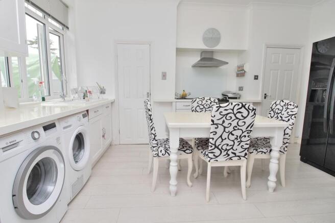 Kitchen / Breakfast 