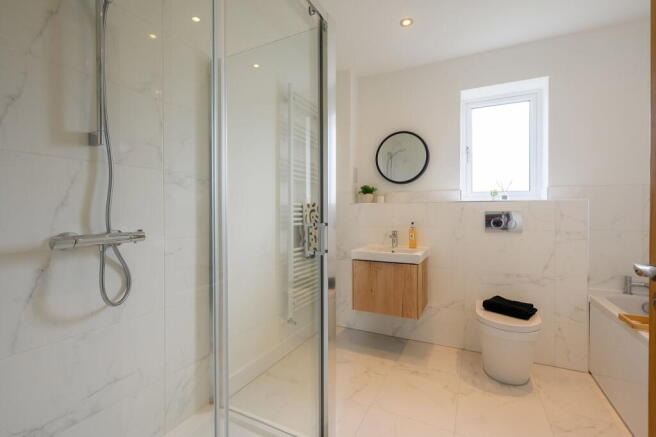 4 bed Detached for sale Image 11