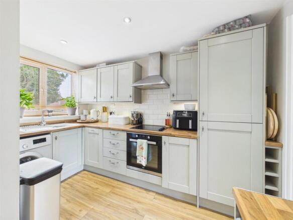 Kitchen: