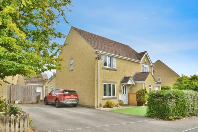 3-bed semi-detached on Drift Way, Cirencester, Gloucestershire, £375,000