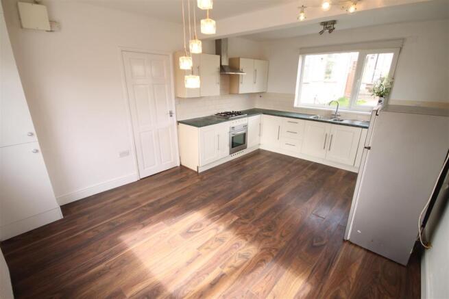 Open Plan Kitchen & 