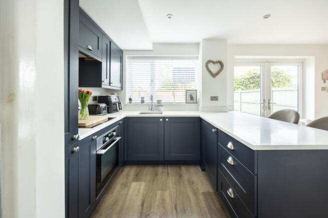 3 bed Town House for sale Image 4