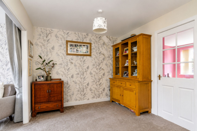4 bed Semi-Detached for sale Image 6