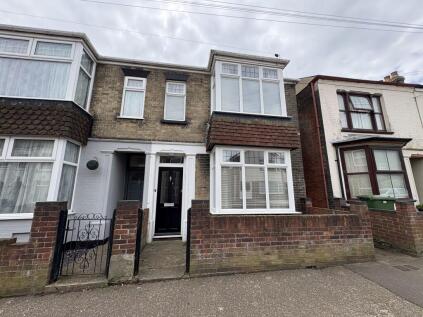 8 Cross Road, Gorleston, Great Yarmouth, Norfolk NR31 6LQ