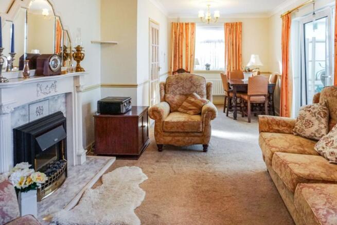 Lounge/Dining Room