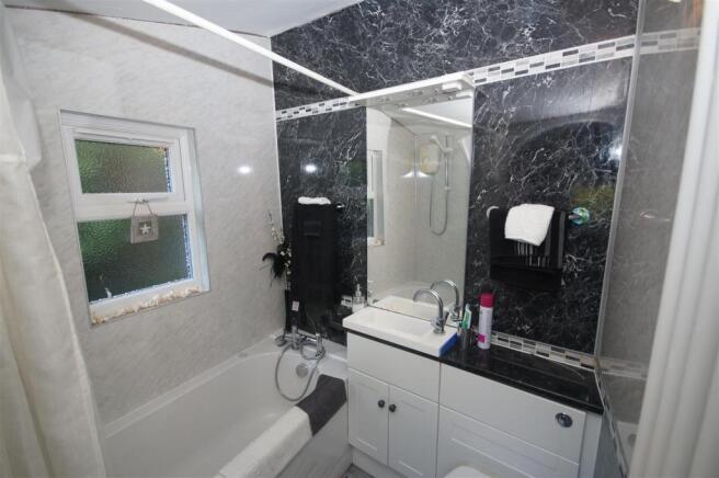 Bathroom.JPG