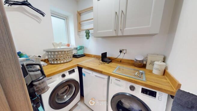 5 bed Detached for sale Image 11