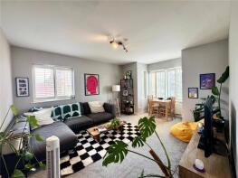 Flat 6, 122a Carleton House, Hillfield Avenue, Hornsey, London N8 7DQ