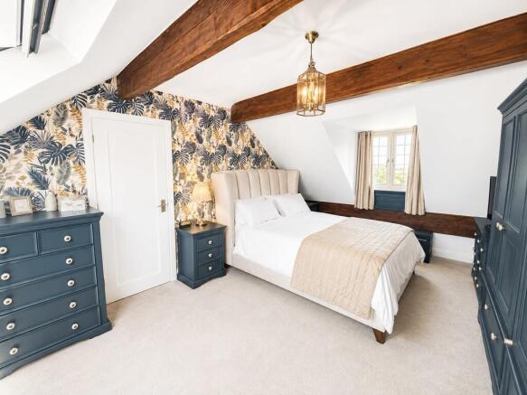 4 bed Detached for sale Image 11
