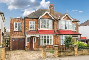 152, Sutherland Grove, London SW18 5QN