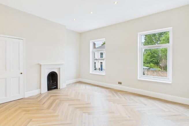 1 bed Apartment for sale Image 6