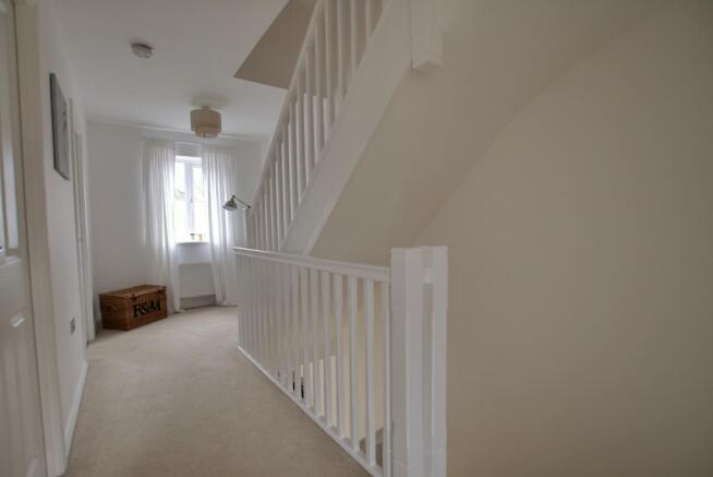 1ST FLOOR LANDING