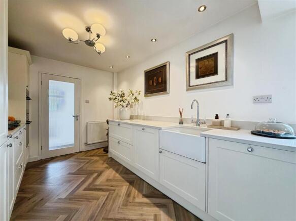 3 bed Bungalow for sale Image 10