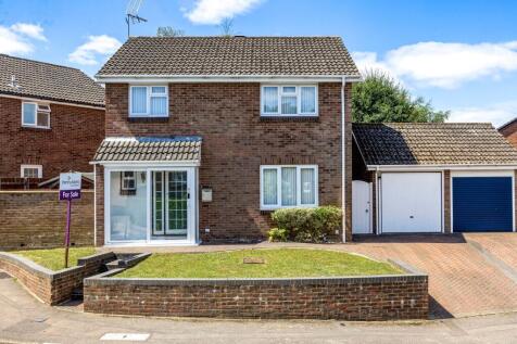 Beaver Close, Horsham, RH12