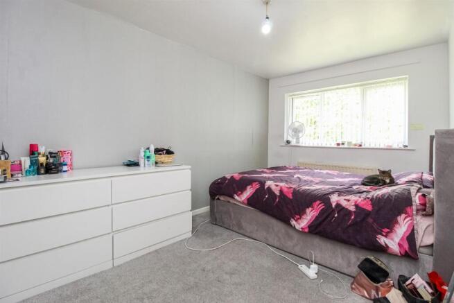 3 bed Terraced for sale Image 5