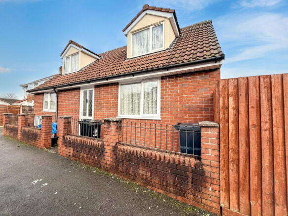 2-bed semi-detached on Cranleigh Road, Bristol, BS14 9PL, £300,000