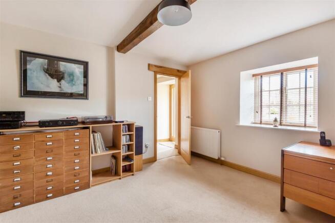 STUDY/RECEPTION ROOM