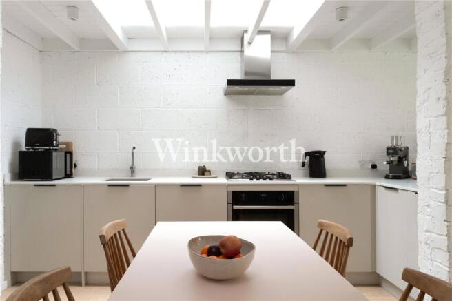 Kirkstall Avenue, London, N17 photo 4
