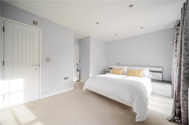 3 bed Terraced for sale Image 10