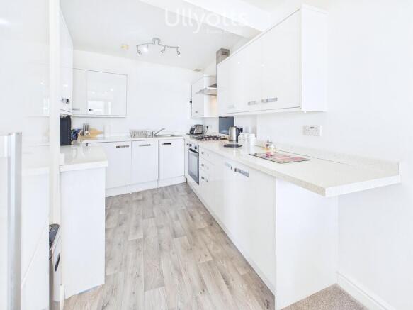 2 bed Apartment for sale Image 8