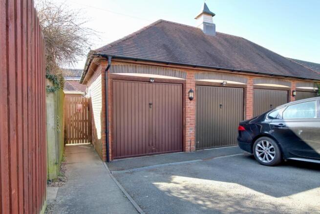 Detached Garage and Parking Space to Rear
