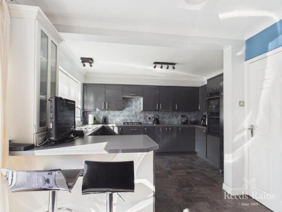 3 bed Detached for sale Image 5