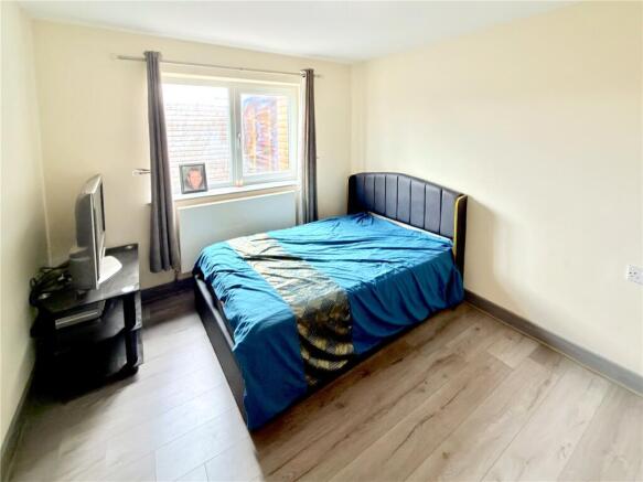 4 bed Bungalow for sale Image 10