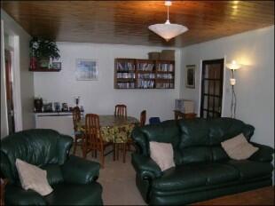 LOUNGE/DINING AREA