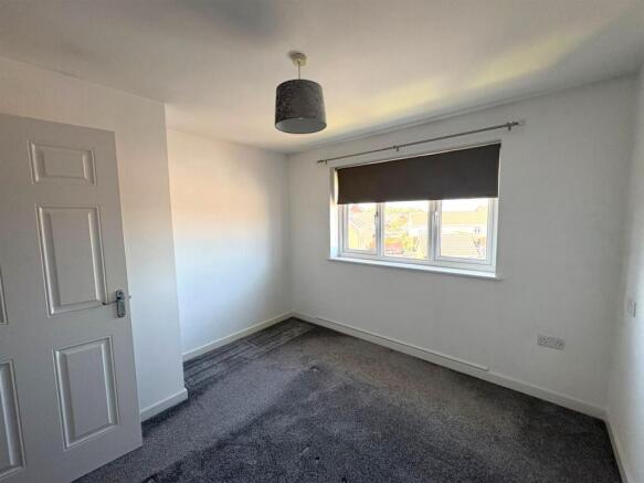 2 bed Apartment to rent Image 8