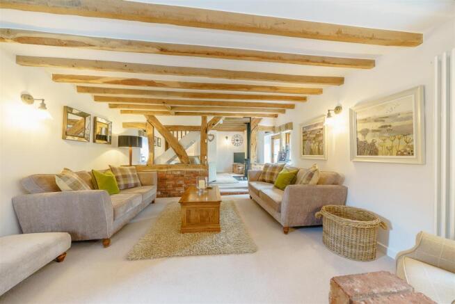8347892-interior01.jpg