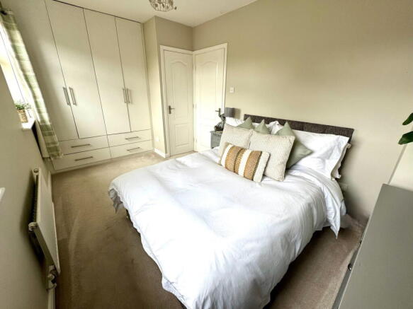 3 bed Semi-Detached for sale Image 10