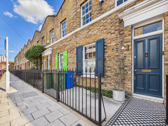 3-bed terraced on Pages Walk, Bermondsey, £930,000