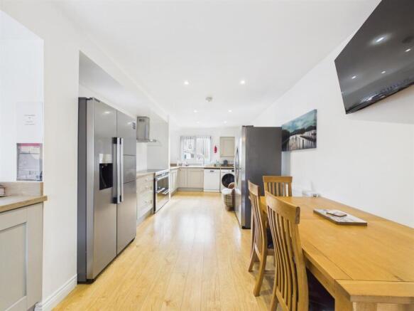 2 bed Detached Bungalow for sale Image 4