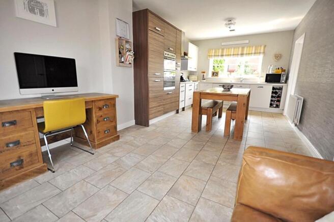 LIVING / DINING KITCHEN