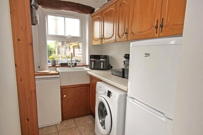 3 bed Semi-Detached for sale Image 8