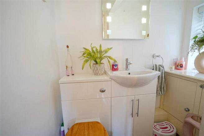 3 bed Semi-Detached for sale Image 11