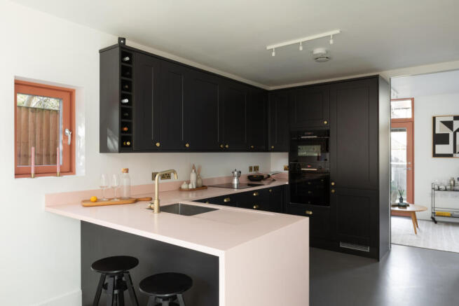 327979 - RF-STABLES-YARD-BR3-012.jpg