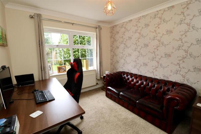 4 bed Detached for sale Image 6