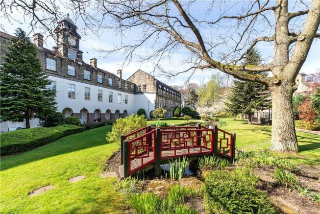 4 bed Apartment for sale Image 6