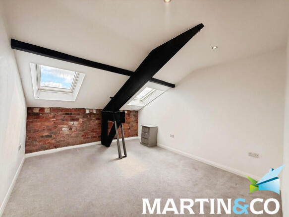 2 bed Apartment to rent Image 11