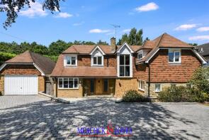 2 Wood Edge, Worrin Road, Brentwood CM15 8DE