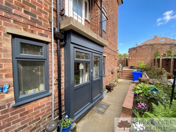 2 bed Apartment for sale Image 9