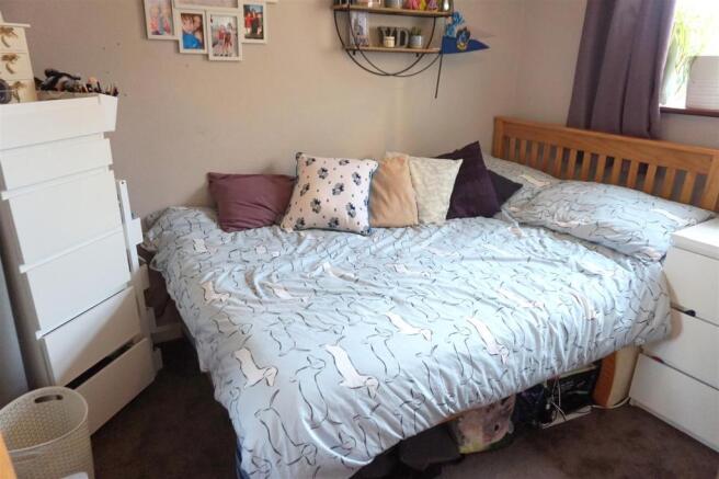 Bed 1.JPG
