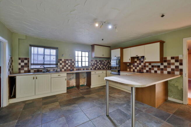 3 bed Detached for sale Image 9