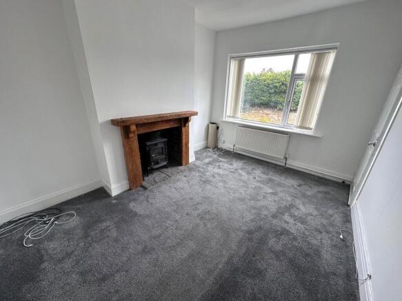 2 bed Semi-Detached to rent Image 4