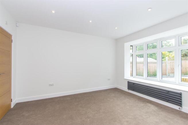 Bedroom 1.jpg