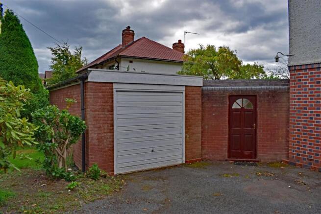31 High House Drive, garage.jpg